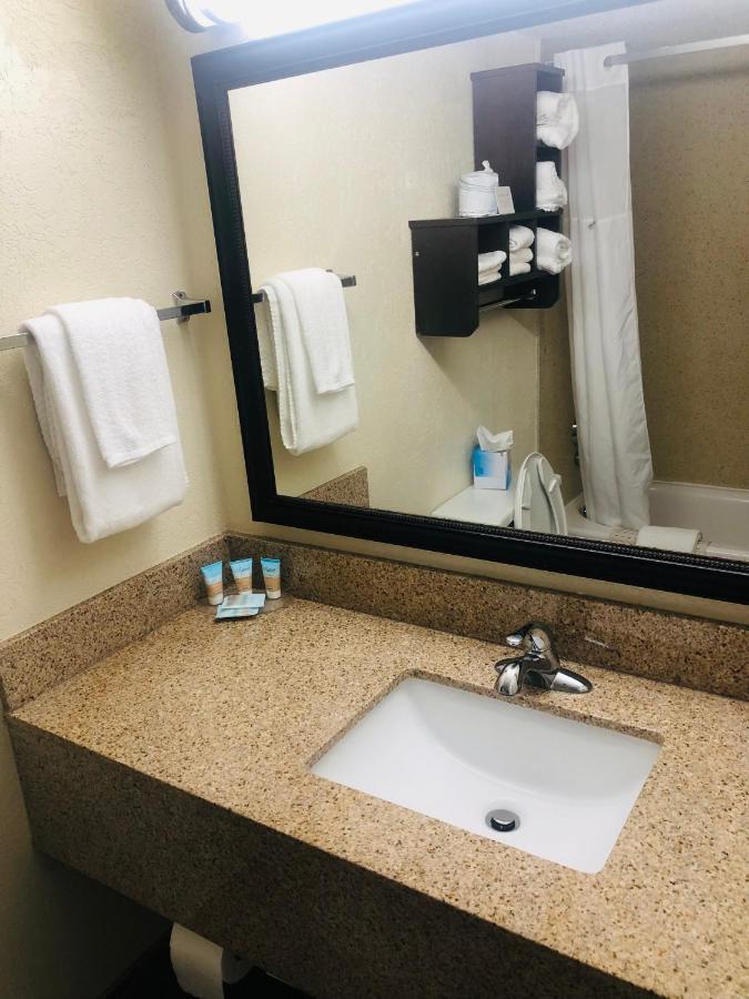 Quail Inn And Suites - Миртл-Бич Экстерьер фото