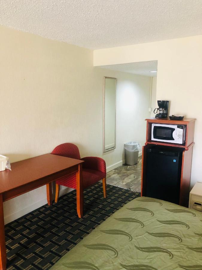 Quail Inn And Suites - Миртл-Бич Экстерьер фото